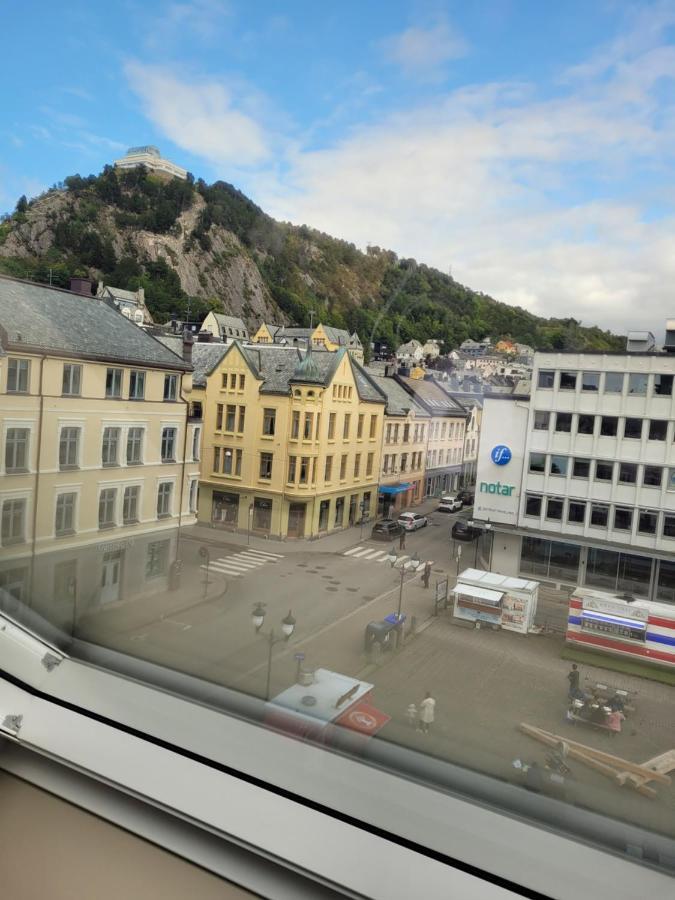 Single Elegant Room I Sentrum- Sea View Ålesund Exteriör bild