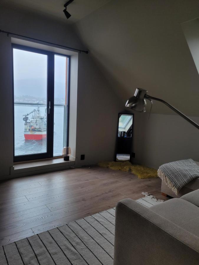 Single Elegant Room I Sentrum- Sea View Ålesund Exteriör bild