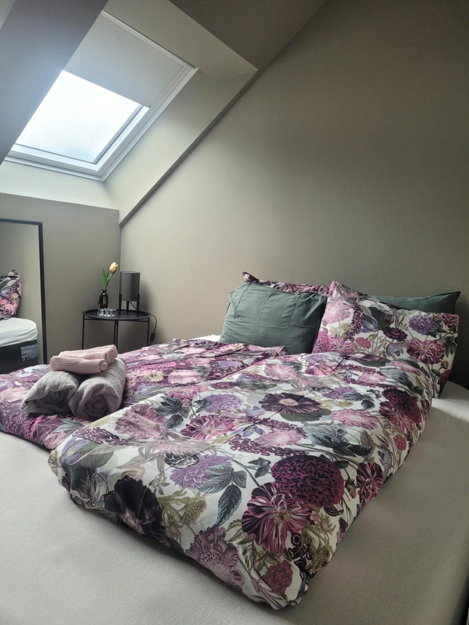 Single Elegant Room I Sentrum- Sea View Ålesund Exteriör bild